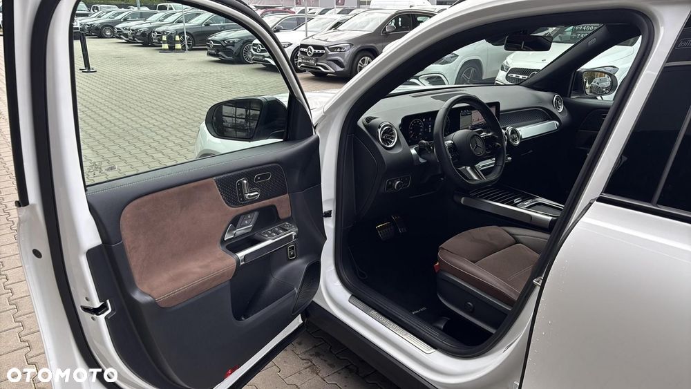 Mercedes-Benz GLB - 9