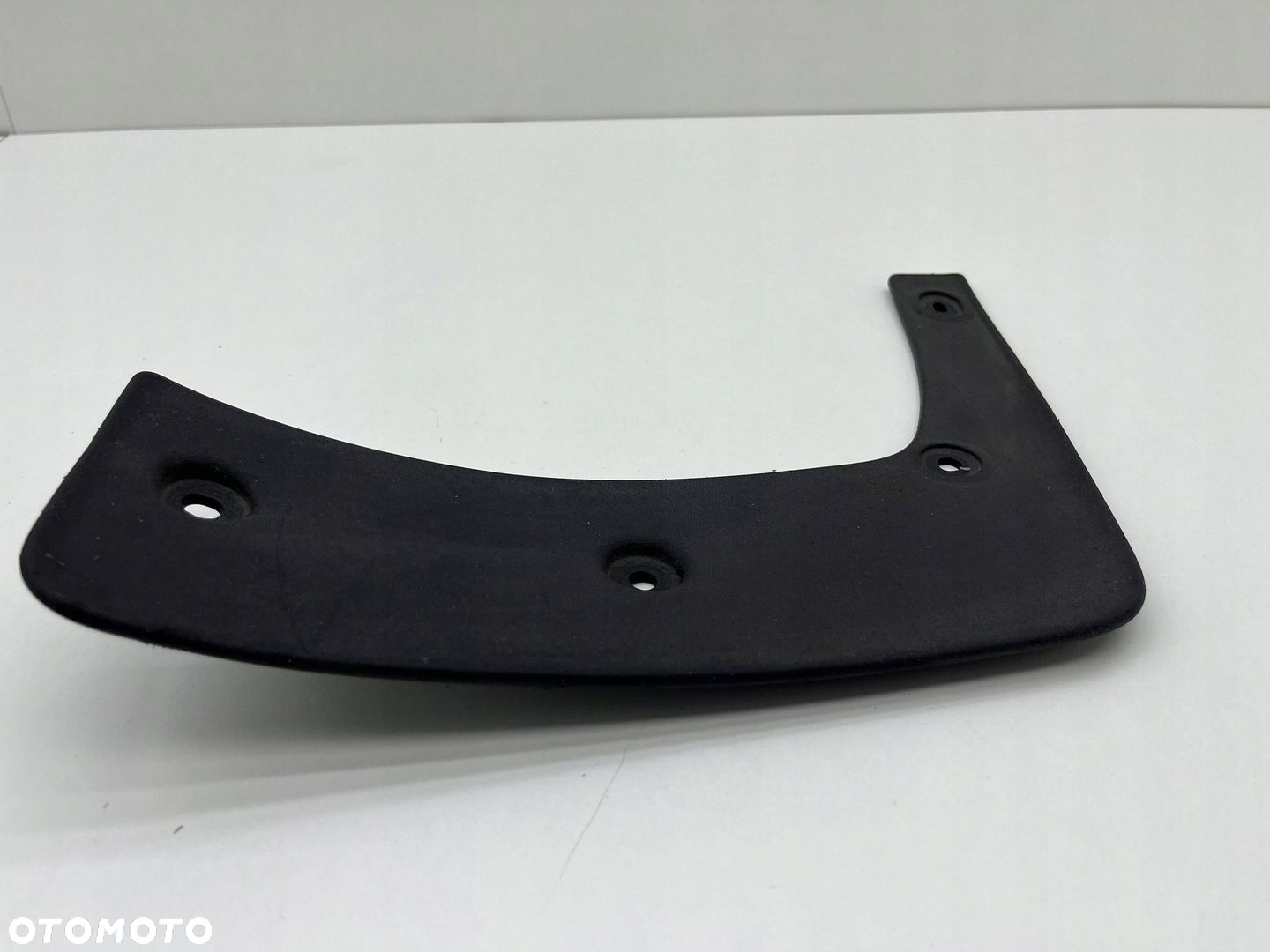 VOLVO XC40 CHLAPACZ PRAWY PRZÓD 32226807 - 2