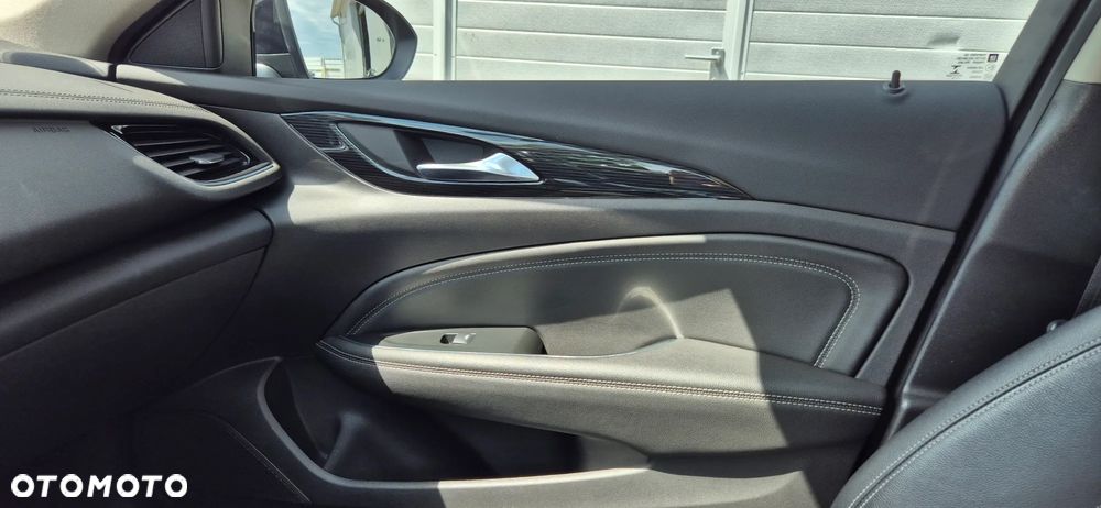 Opel Insignia Country Tourer 2.0 BiTrb D 4x4 Automatik Exclusive - 25