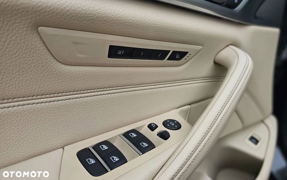 BMW Seria 5 520d Efficient Dynamics Edition - 17