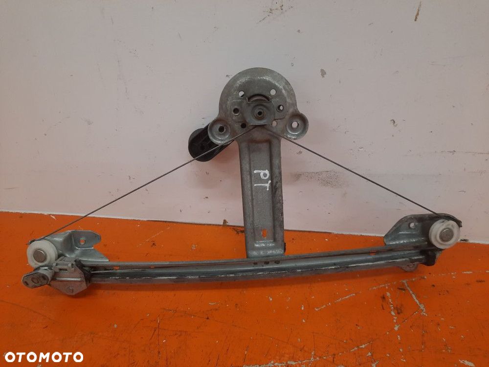 OPEL ASTRA H KOMBI 04-07 PODNOŚNIK SZYBY TYŁ PRAWY 13100420 Z17DTH - 2