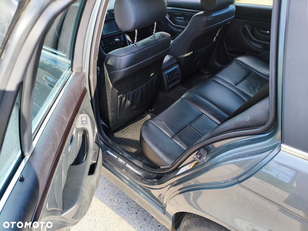 BMW Seria 5 530d Touring - 11