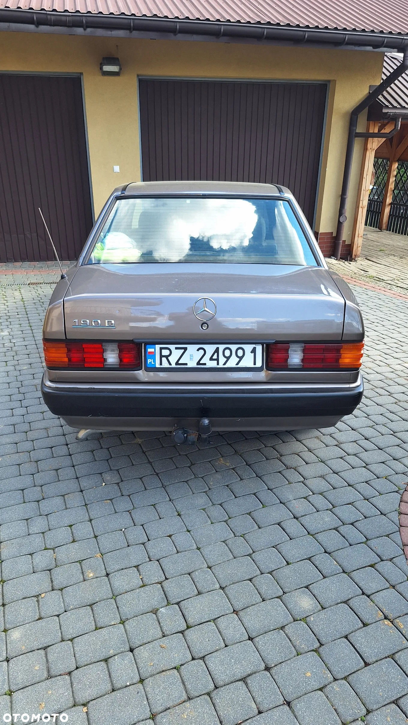Mercedes-Benz W201 (190) - 4