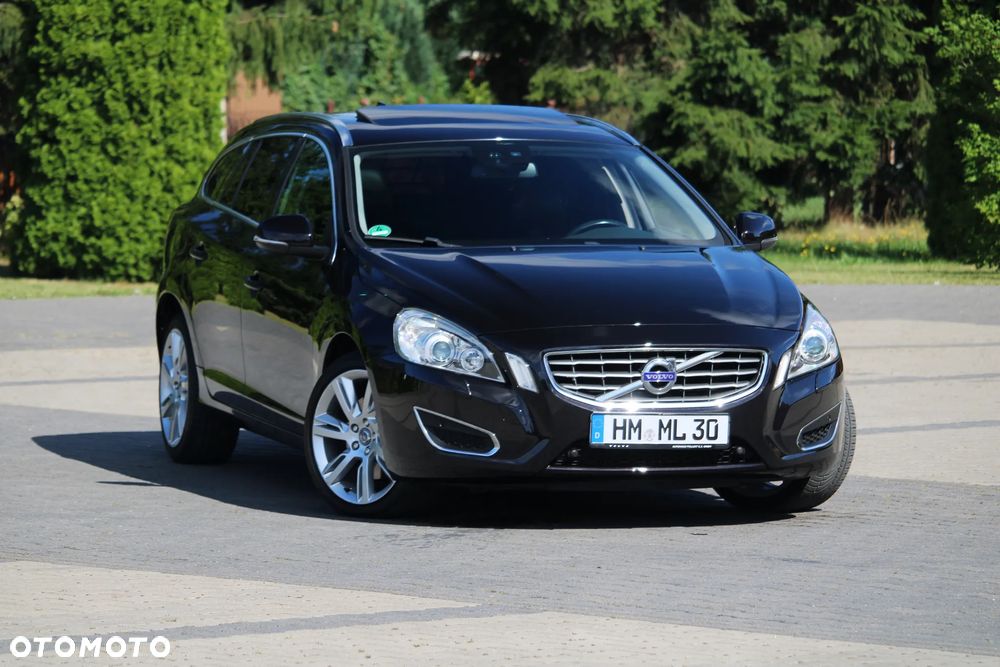 Volvo V60 D5 Summum - 4
