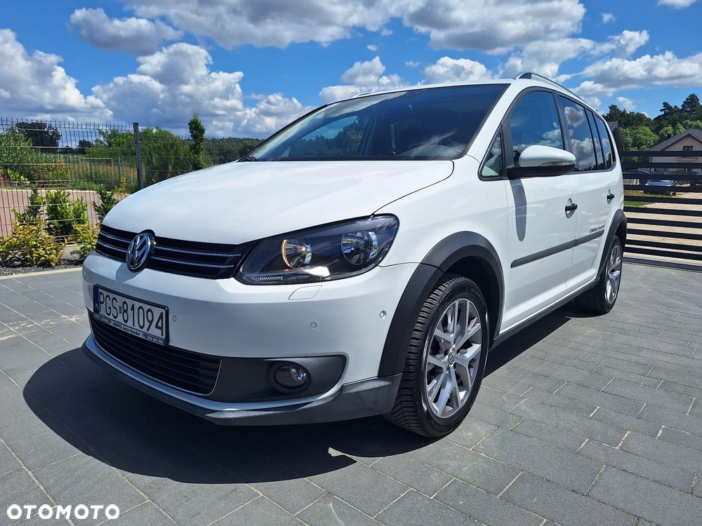 Volkswagen Touran - 1