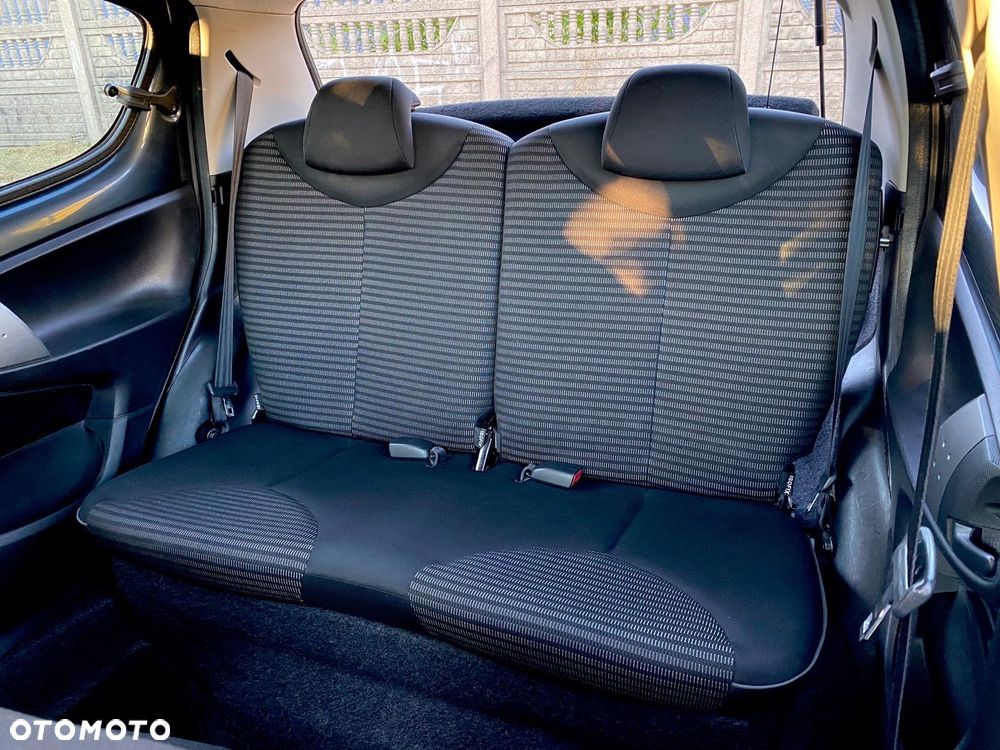 Peugeot 107 1.0 Active - 12
