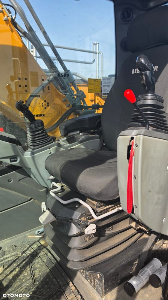 Liebherr 922LC - 8