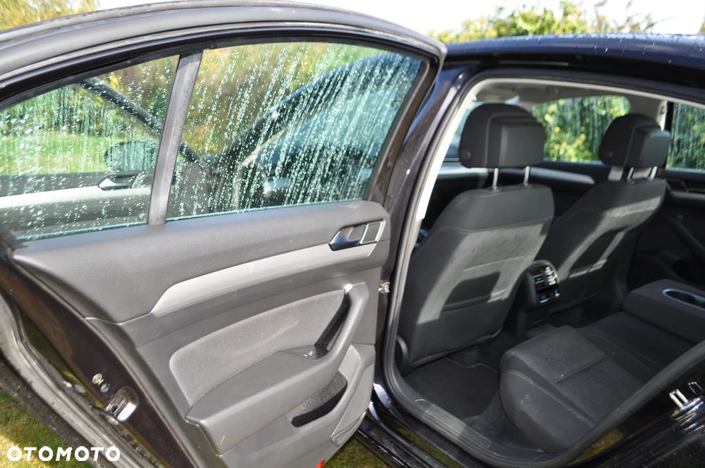 Volkswagen Passat 2.0 TDI BMT Comfortline DSG - 23