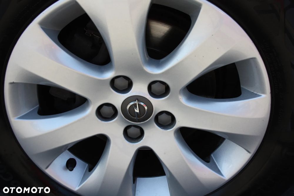 Opel Astra 1.4 Turbo Design Edition - 25