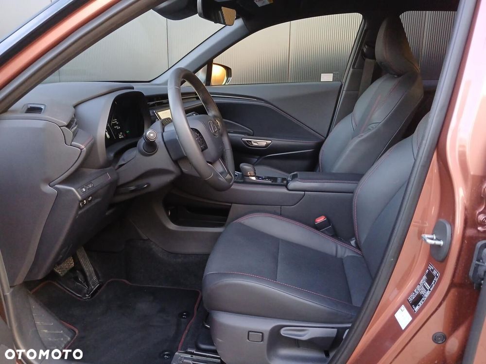 Lexus LBX 1.5 Hybrid Emotion - 10