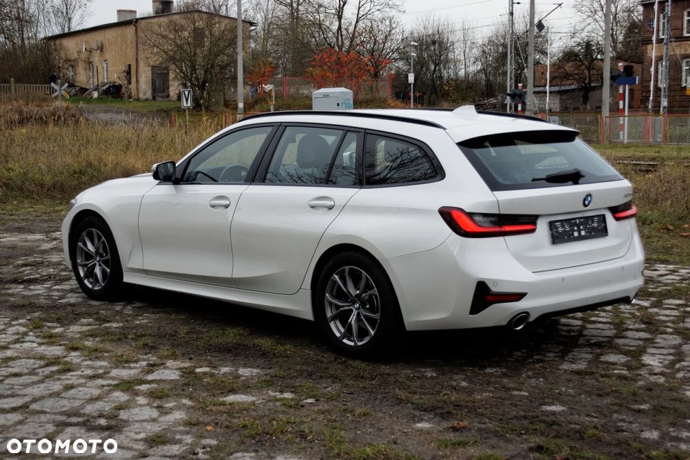 BMW Seria 3 320d Sport Line Shadow - 3