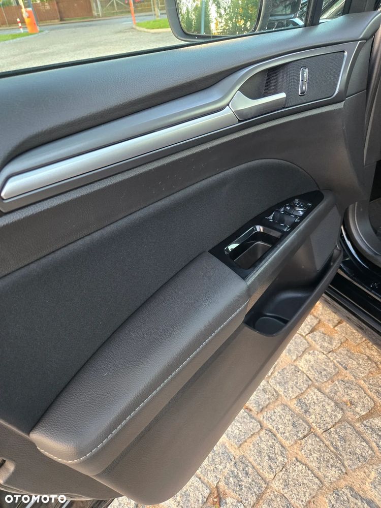 Ford Mondeo 2.0 TDCi Titanium - 12