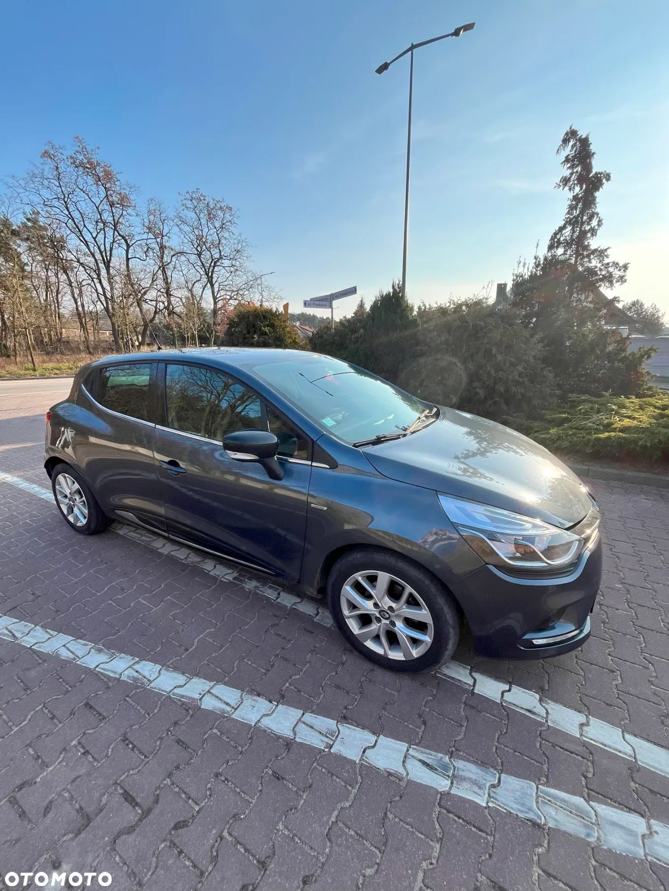 Renault Clio 0.9 Energy TCe Limited - 1
