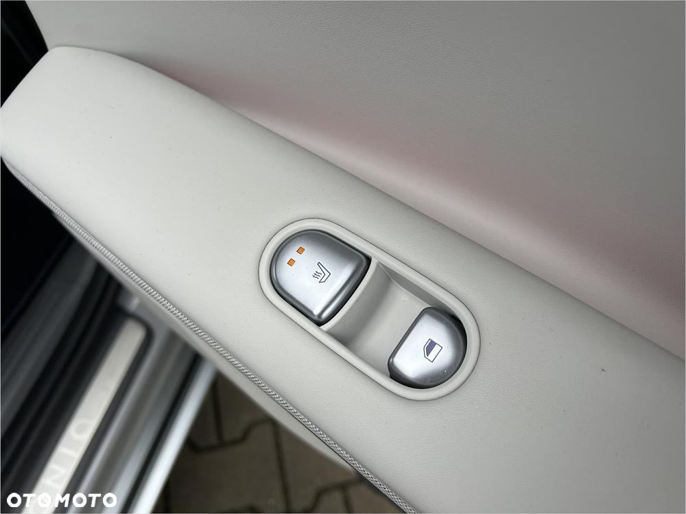 Hyundai IONIQ - 27