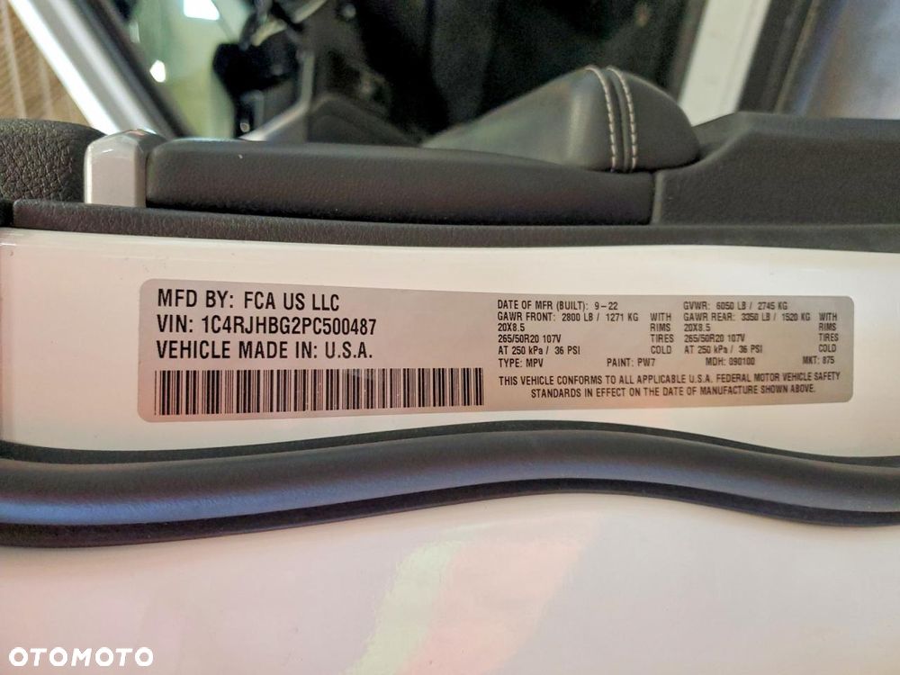 Jeep Grand Cherokee - 14