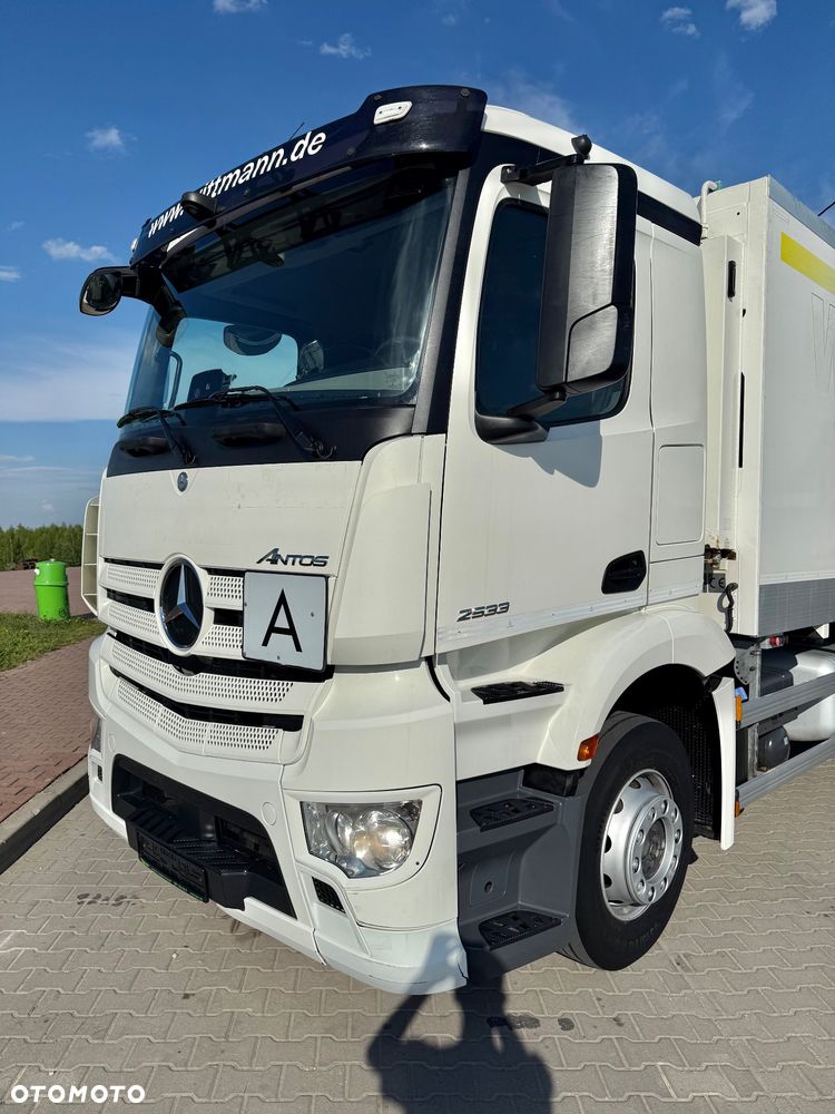 Mercedes-Benz Antos 2533 *Śmieciarka, ZOELLER MEDIUM XL 23, Euro 6, 158tyś Przebiegu* - 12