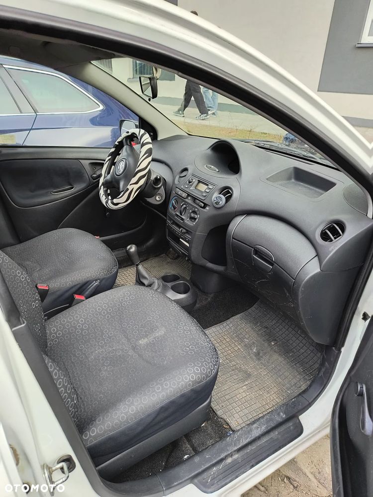 Toyota Yaris 1.0 Luna - 7