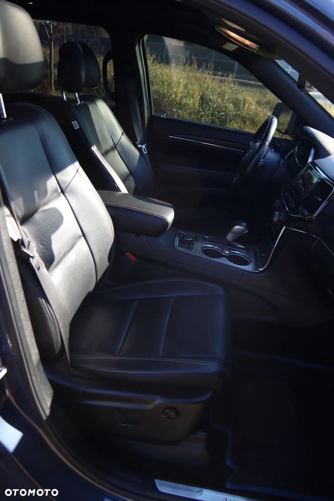 Jeep Grand Cherokee - 20