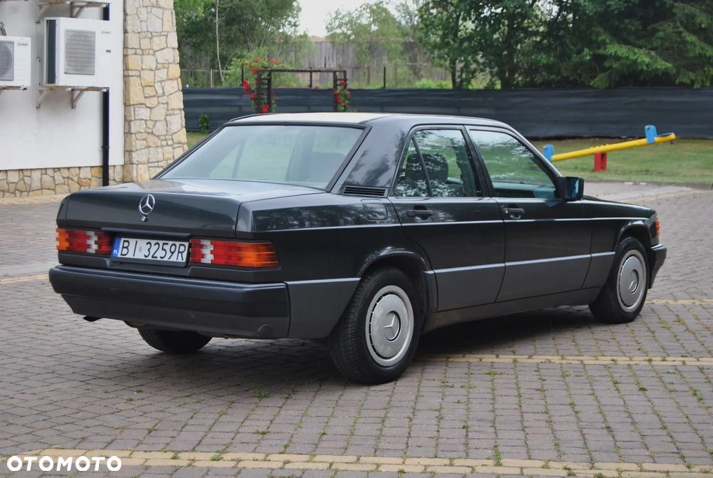 Mercedes-Benz W201 (190) - 3