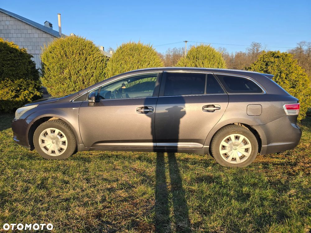 Toyota Avensis 2.0 D-4D Luna - 5