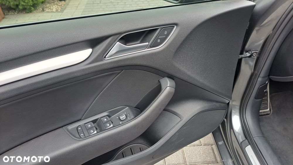 Audi A3 Limousine 40 TFSI quattro S tronic design - 28