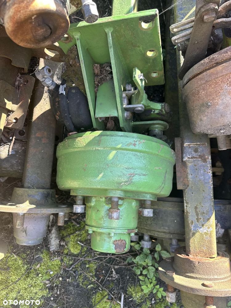 Krone Comprima - oś Piasta koła - 1