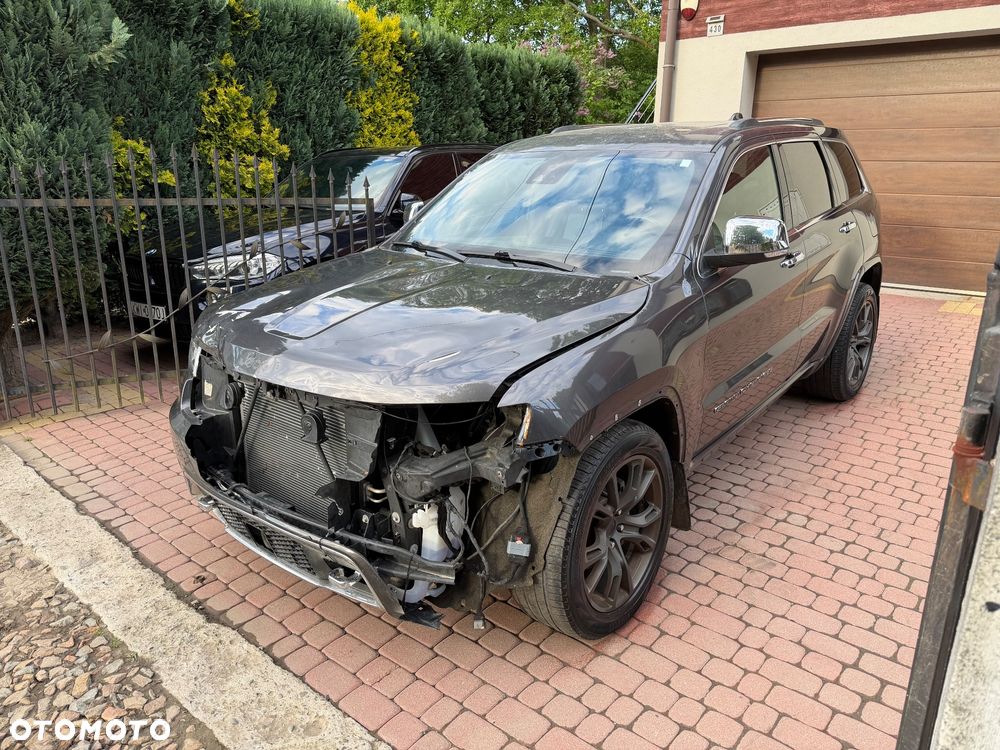 Jeep Grand Cherokee - 25