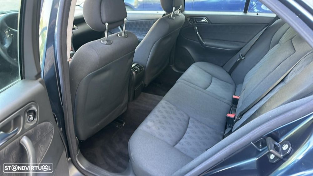 Mercedes-Benz C 220 - 13