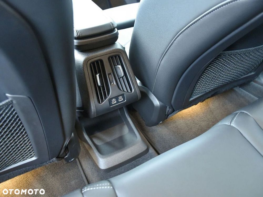 BMW iX2 eDrive20 66.5kWh M Sport Edition - 22