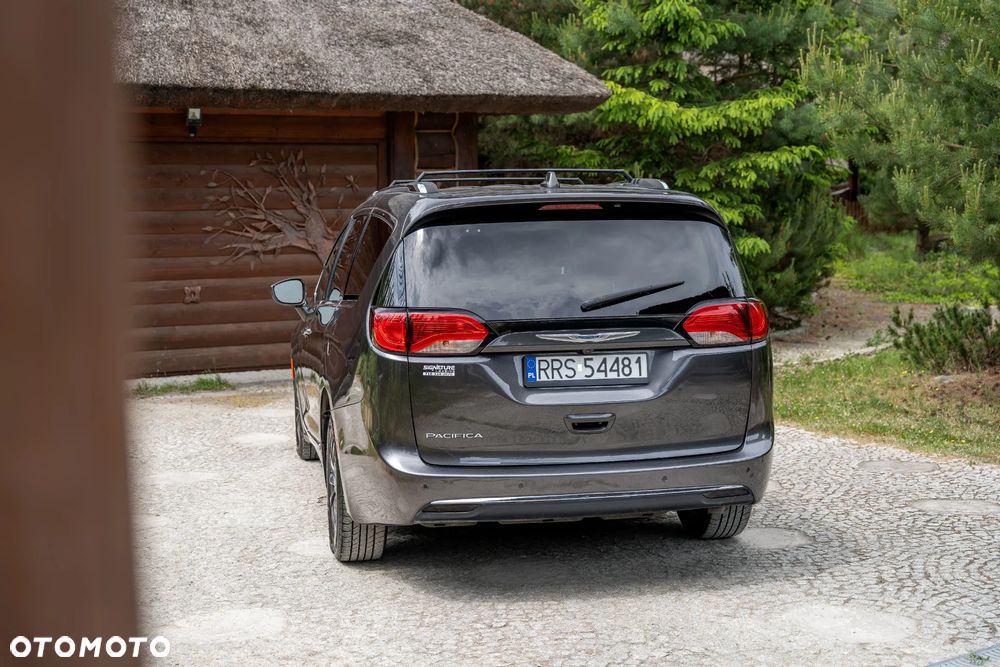 Chrysler Pacifica - 19