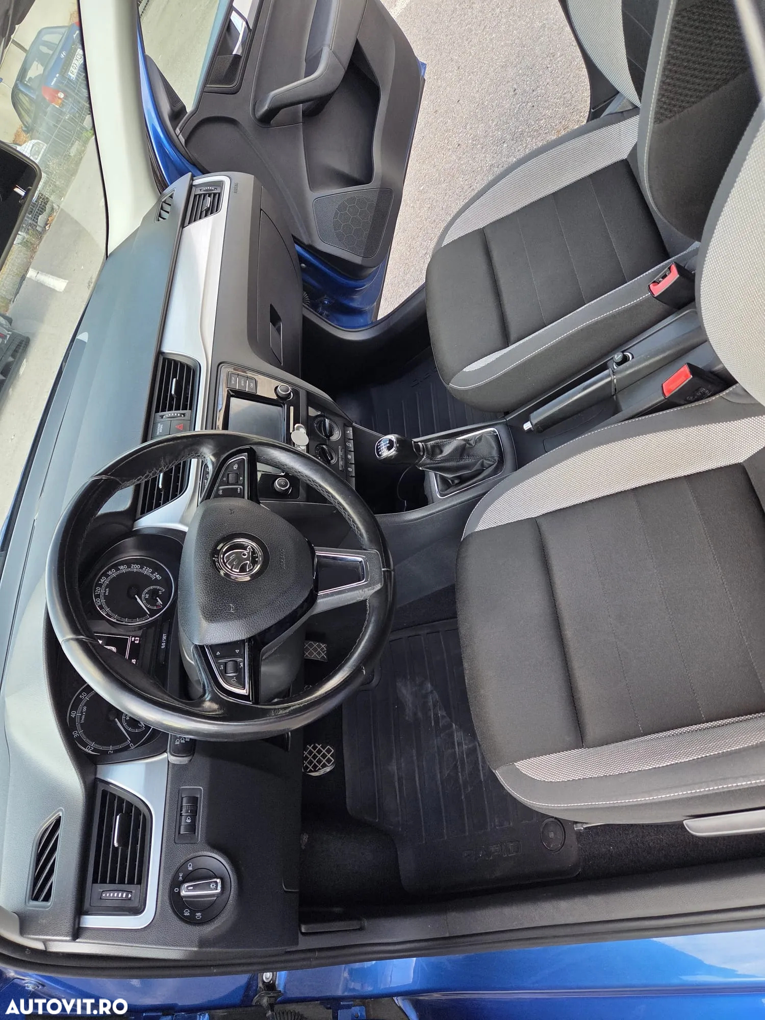 Skoda RAPID - 12