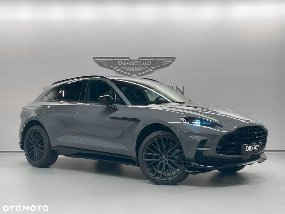 Aston Martin DBX707