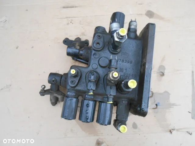 Wybierak mechanicznej skrzyni biegów 20x16 New Holland TM140 - 1