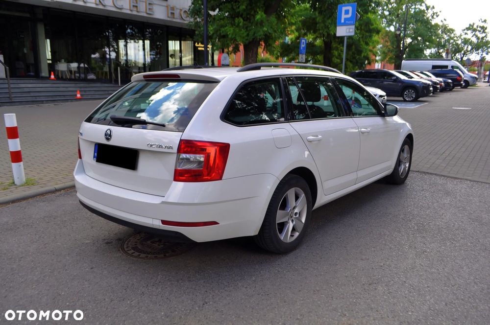 Skoda Octavia 1.5 TSI ACT Active - 3
