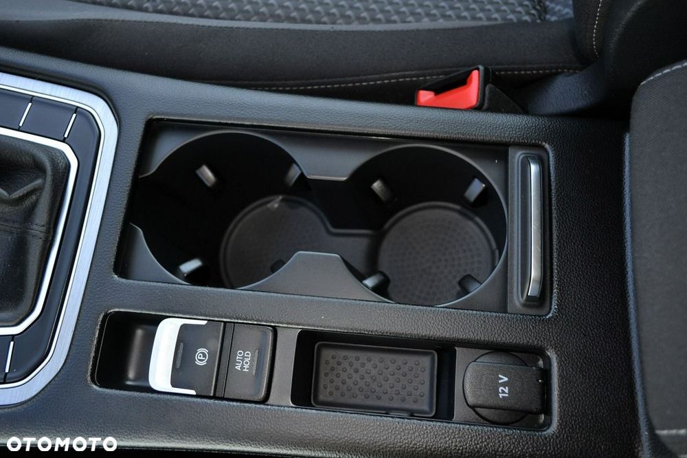 Volkswagen Passat - 21