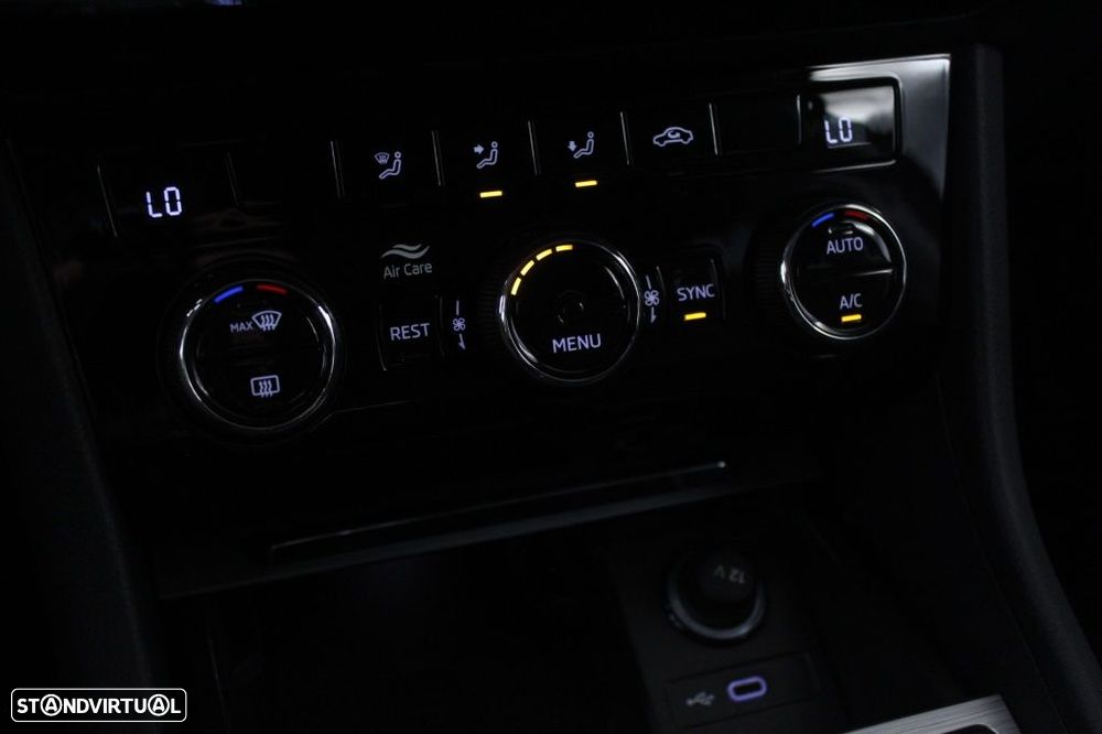 Skoda Superb Break 2.0 TDI Ambition DSG - 29