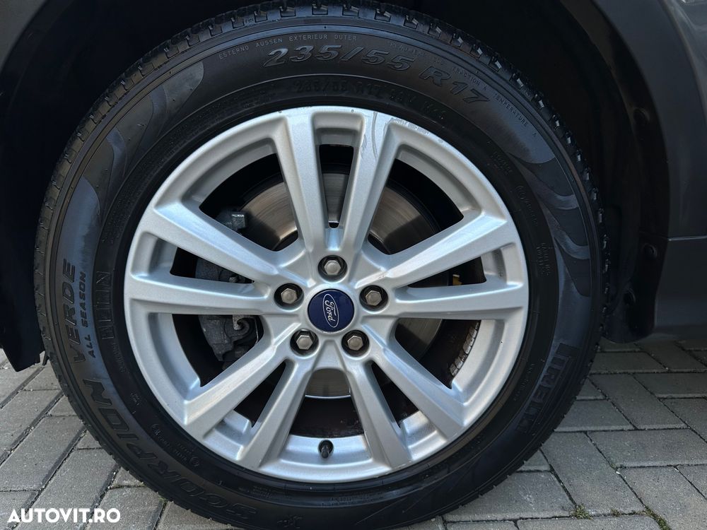 Ford Kuga 2.0 TDCi 4x4 Aut. Business Edition - 32