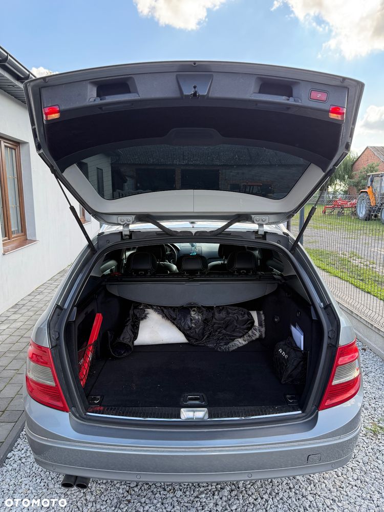 Mercedes-Benz Klasa C 200 CDI DPF Automatik Avantgarde - 18