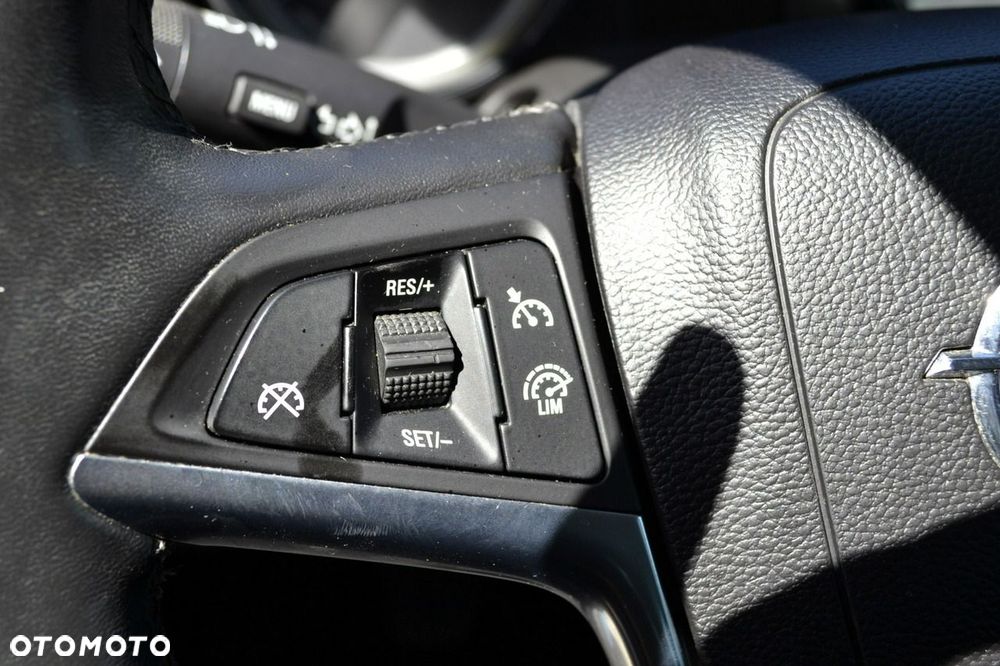 Opel Astra 1.4 Turbo Exklusiv - 27