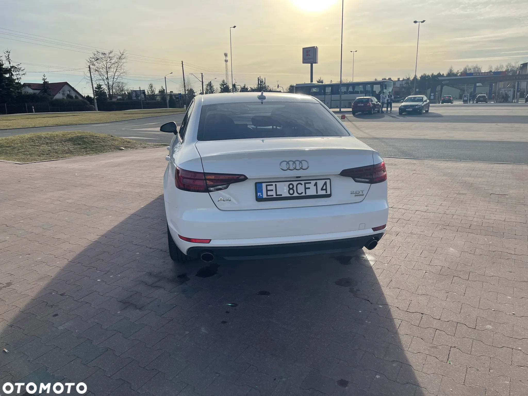 Audi A4 2.0 TFSI ultra S tronic - 11