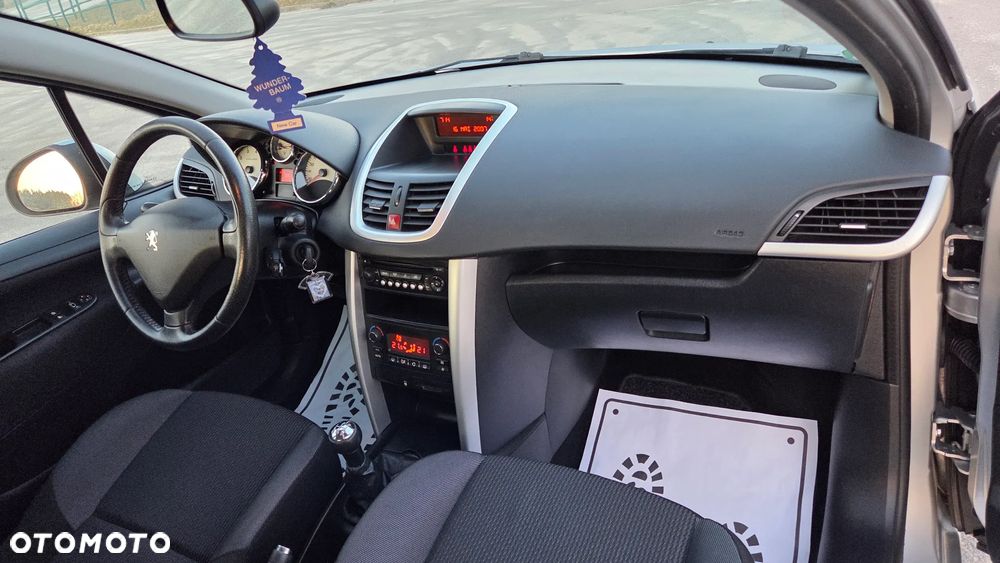 Peugeot 207 95 VTi Urban Style - 22