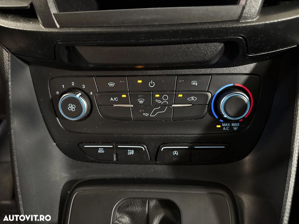 Ford Transit Connect - 15