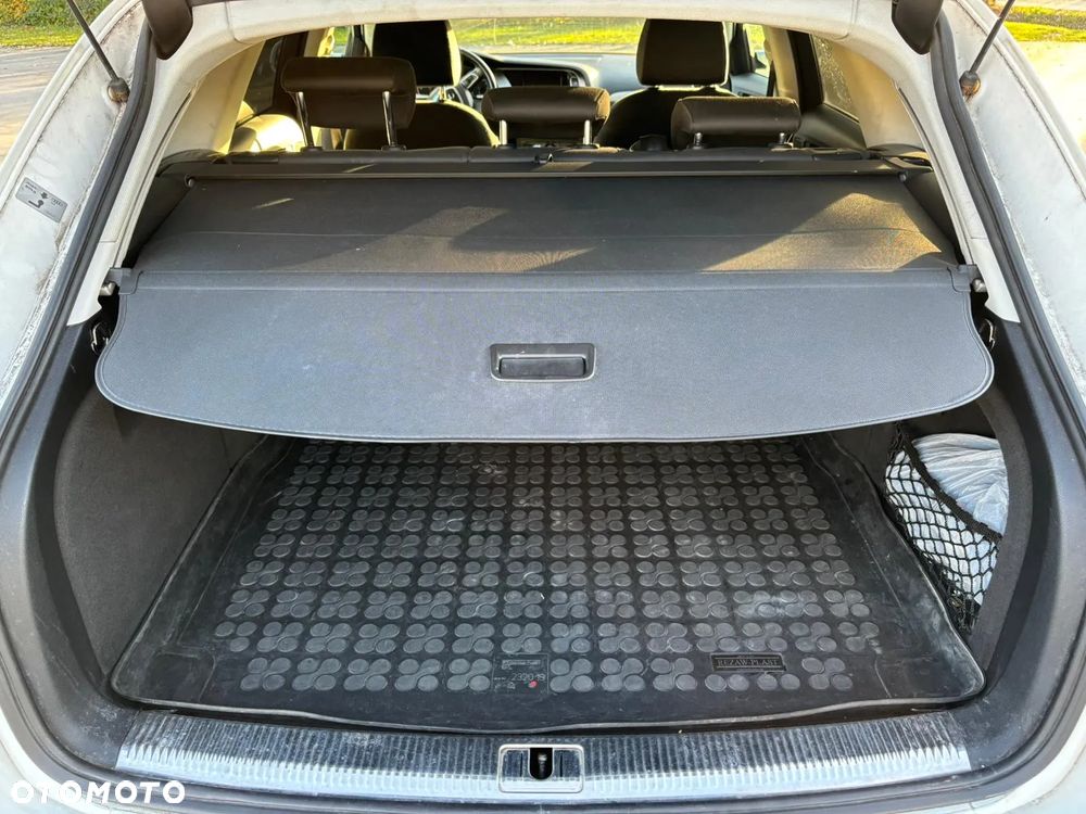 Audi A4 Avant 2.0 TDI Quattro - 28