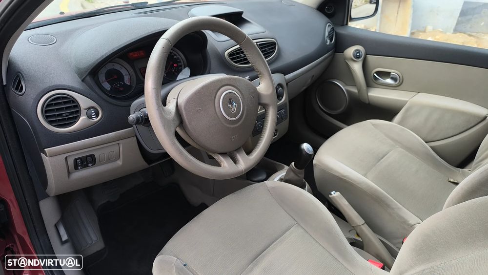 Renault Clio 1.2 16V Confort Privilège - 7