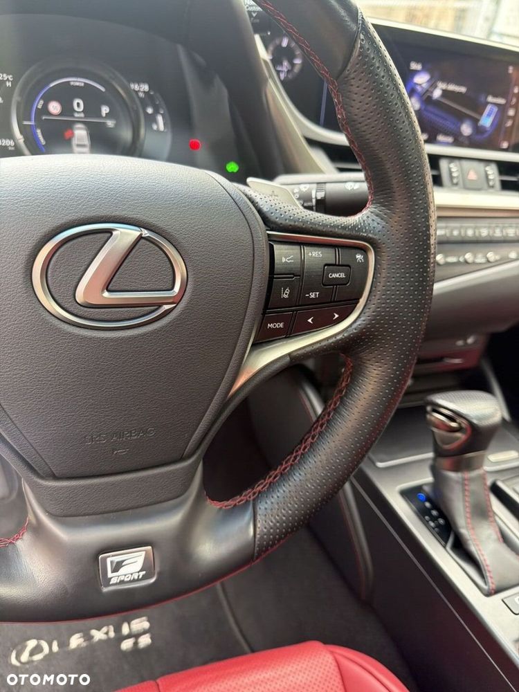 Lexus ES 300h F Sport - 16