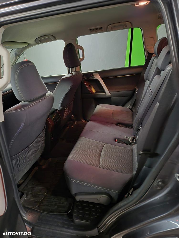 Toyota Land Cruiser 2.8l Turbo D-4D A/T AVS Luxury - 13