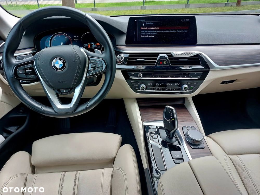 BMW Seria 5 520d xDrive Luxury Line sport - 9