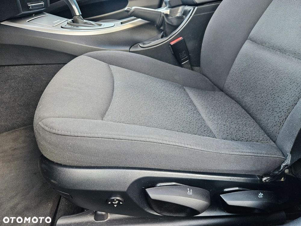 BMW Seria 3 318i - 11