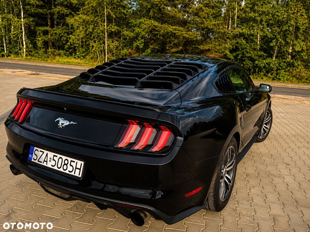 Ford Mustang - 30