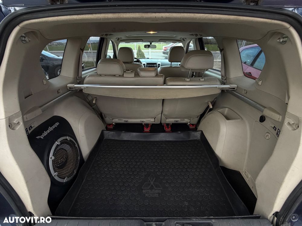 Mitsubishi Outlander 2.0 DI-D Intense+ - 7